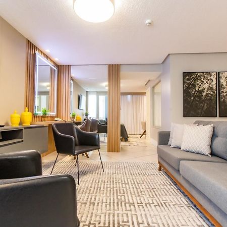 كريسيوما Delupo Hotel - Livin Studios المظهر الخارجي الصورة