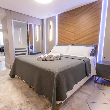كريسيوما Delupo Hotel - Livin Studios المظهر الخارجي الصورة