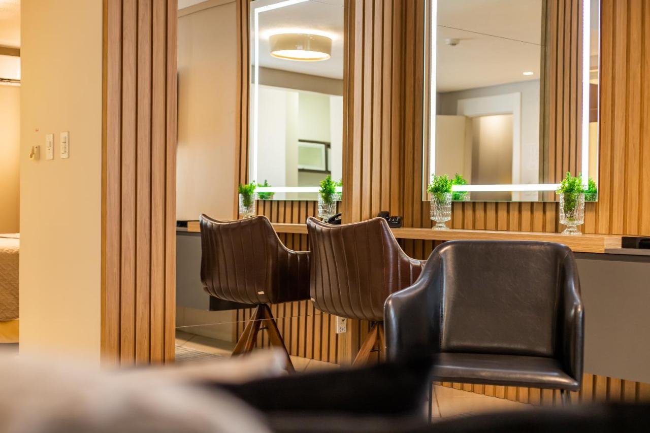 كريسيوما Delupo Hotel - Livin Studios المظهر الخارجي الصورة