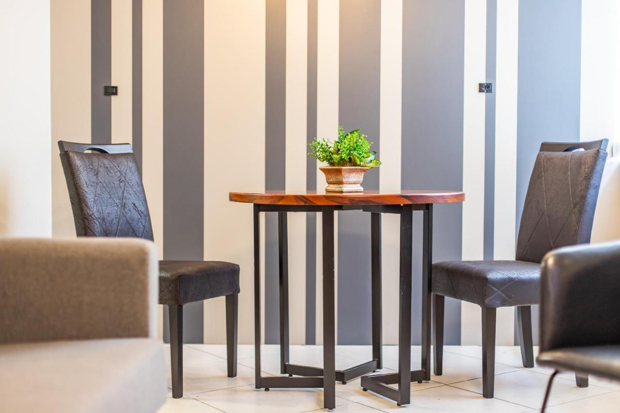 كريسيوما Delupo Hotel - Livin Studios المظهر الخارجي الصورة