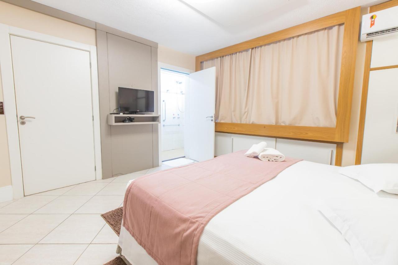 كريسيوما Delupo Hotel - Livin Studios المظهر الخارجي الصورة