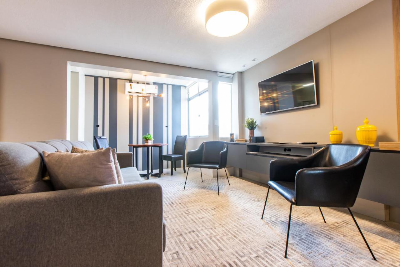 كريسيوما Delupo Hotel - Livin Studios المظهر الخارجي الصورة