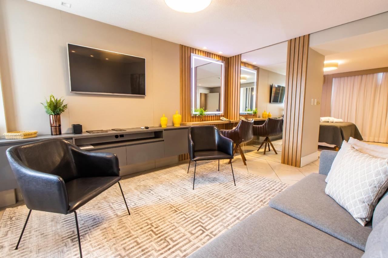 كريسيوما Delupo Hotel - Livin Studios المظهر الخارجي الصورة